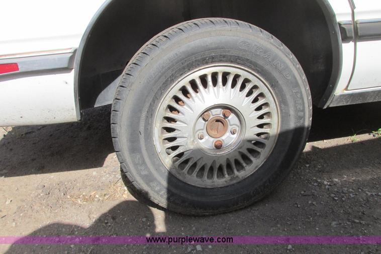 image for item I9679 1989 Oldsmobile Royale Bougham