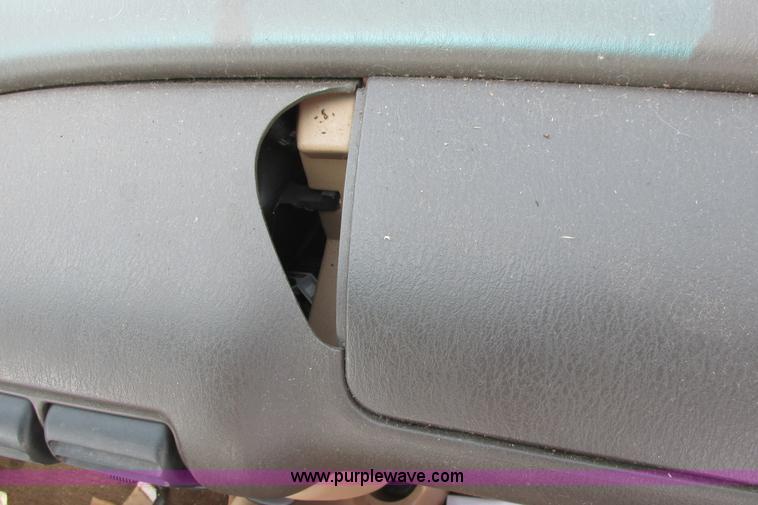 image for item I9680 1998 Dodge Neon Highline