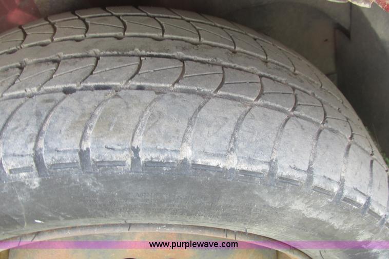 image for item I9680 1998 Dodge Neon Highline