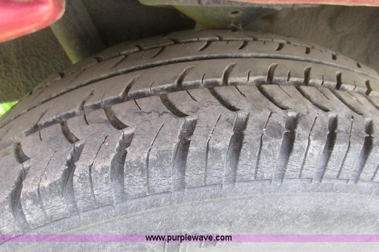 image for item I9680 1998 Dodge Neon Highline