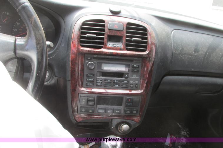 image for item I9682 2002 Hyundai Sonata LX