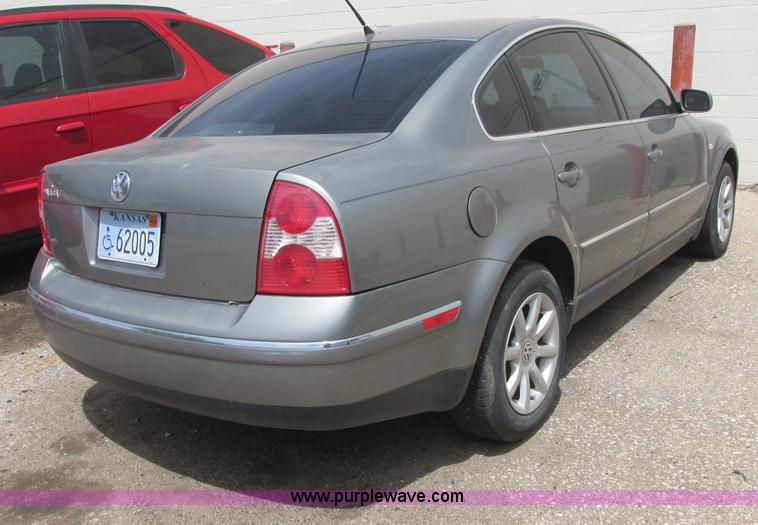 image for item I9683 2004 Volkswagen Passat GLS