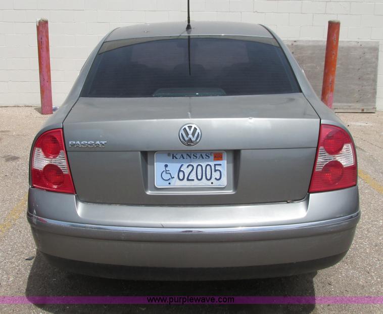 image for item I9683 2004 Volkswagen Passat GLS