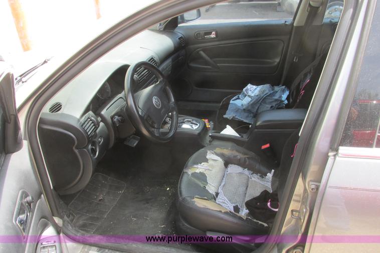 image for item I9683 2004 Volkswagen Passat GLS