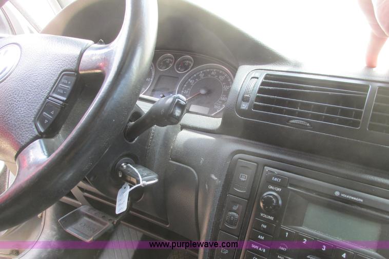 image for item I9683 2004 Volkswagen Passat GLS