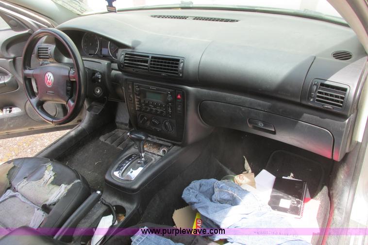 image for item I9683 2004 Volkswagen Passat GLS