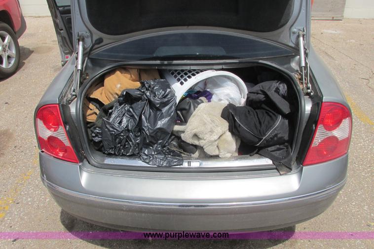 image for item I9683 2004 Volkswagen Passat GLS