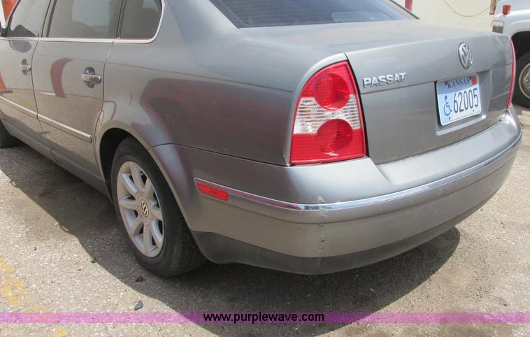 image for item I9683 2004 Volkswagen Passat GLS