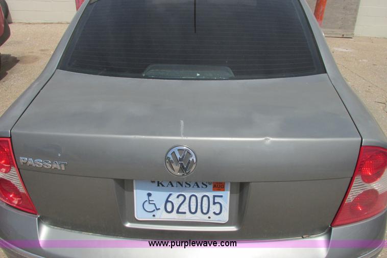 image for item I9683 2004 Volkswagen Passat GLS