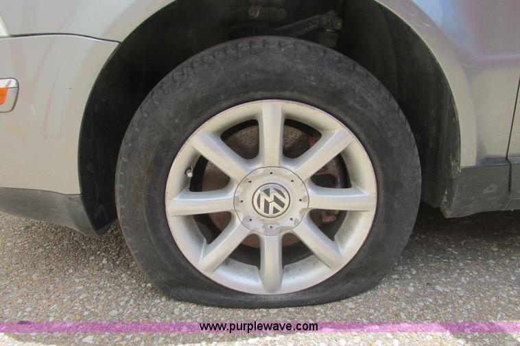 image for item I9683 2004 Volkswagen Passat GLS