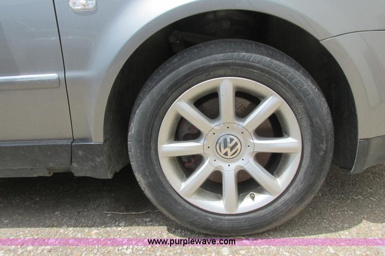 image for item I9683 2004 Volkswagen Passat GLS