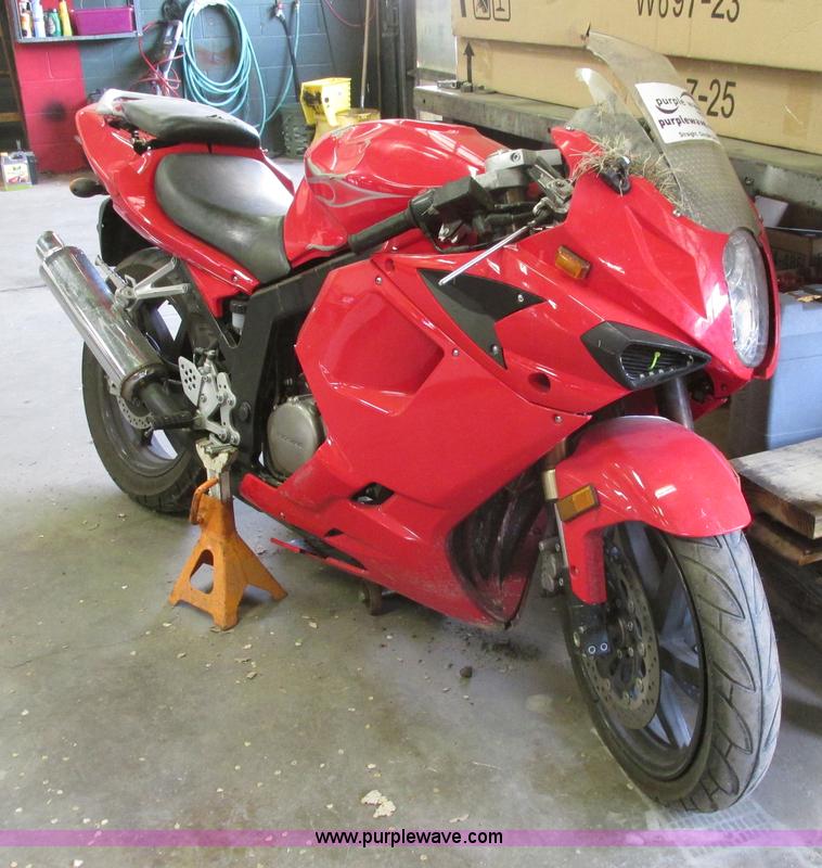 image for item I9684 2009 Hyosung RS motorcycle