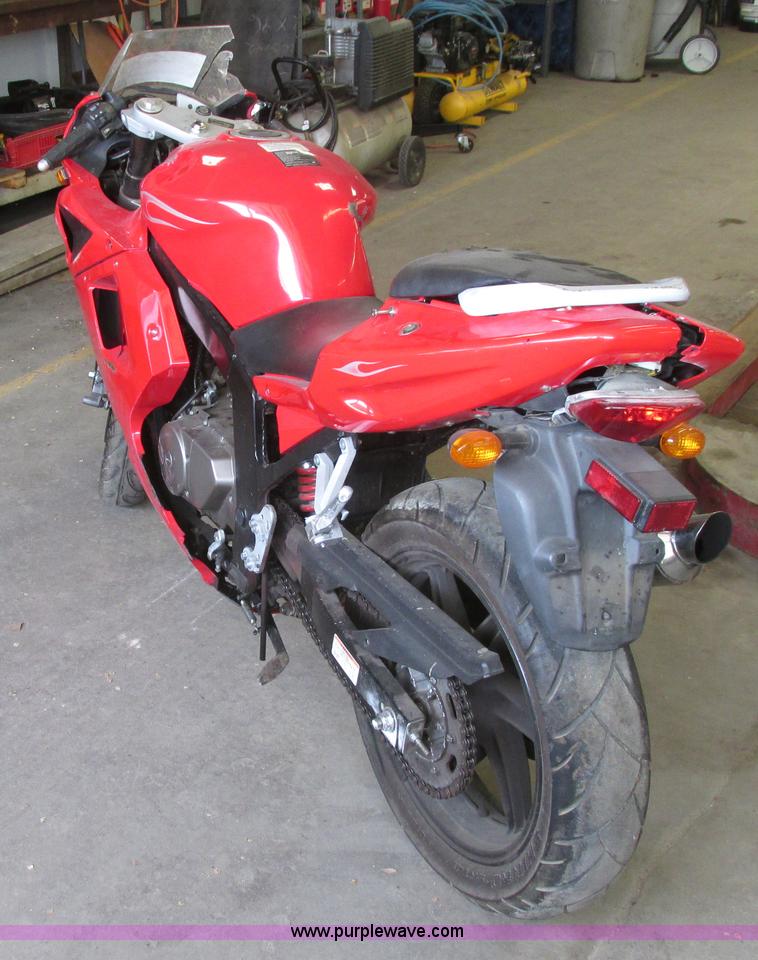 image for item I9684 2009 Hyosung RS motorcycle