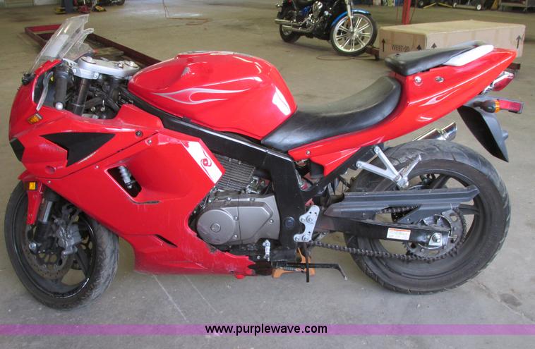 image for item I9684 2009 Hyosung RS motorcycle