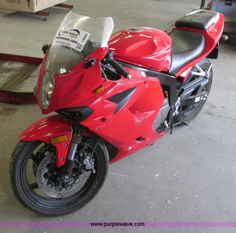 image for item I9684 2009 Hyosung RS motorcycle