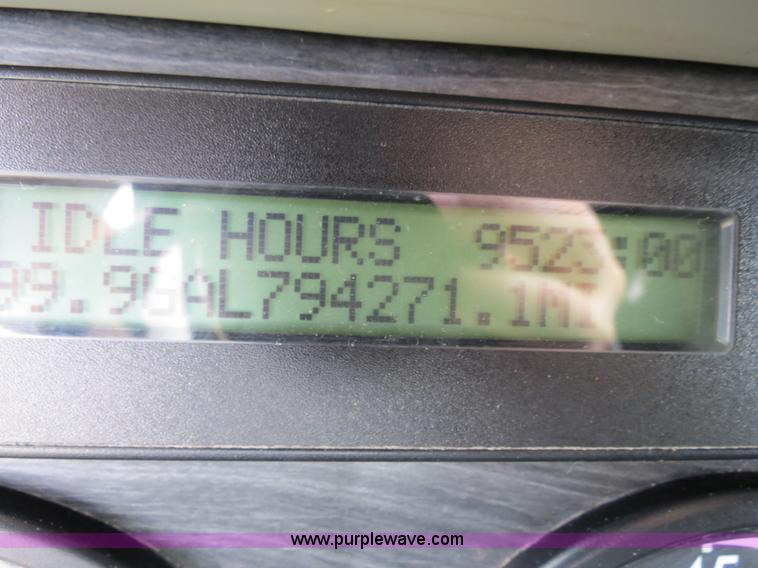 image for item B4913 2007 Freightliner Columbia Heritage Edition semi truck