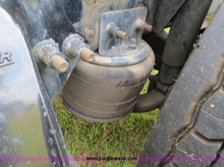 image for item B4913 2007 Freightliner Columbia Heritage Edition semi truck