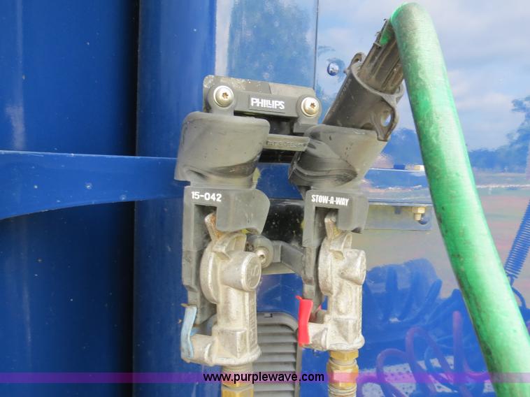 image for item B4913 2007 Freightliner Columbia Heritage Edition semi truck