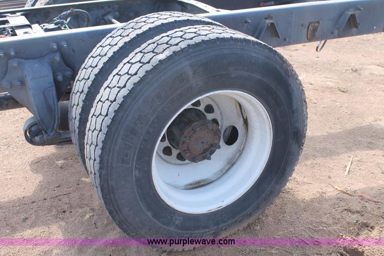 image for item C3880 2008 Freightliner Business Class M2 cab and chassis