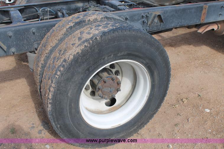 image for item C3880 2008 Freightliner Business Class M2 cab and chassis