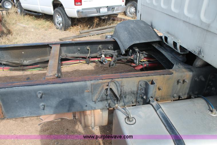 image for item C3880 2008 Freightliner Business Class M2 cab and chassis