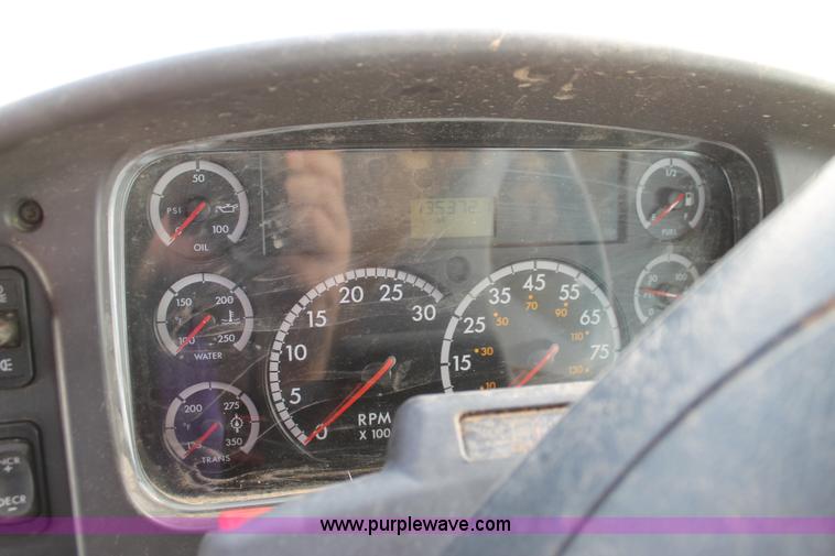 image for item C3880 2008 Freightliner Business Class M2 cab and chassis