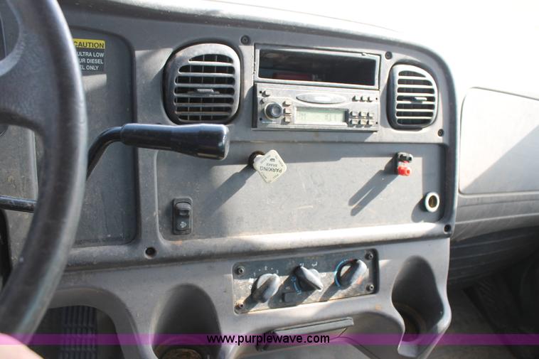 image for item C3880 2008 Freightliner Business Class M2 cab and chassis