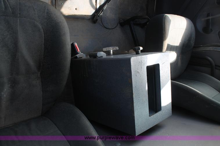 image for item C3880 2008 Freightliner Business Class M2 cab and chassis