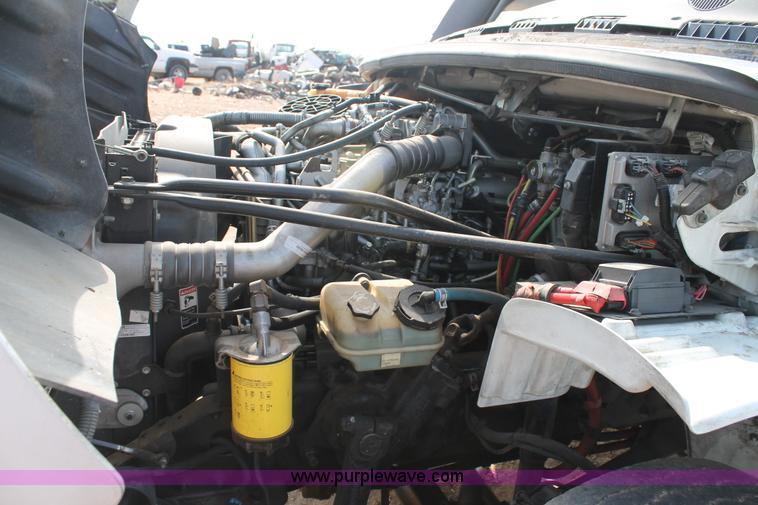 image for item C3880 2008 Freightliner Business Class M2 cab and chassis