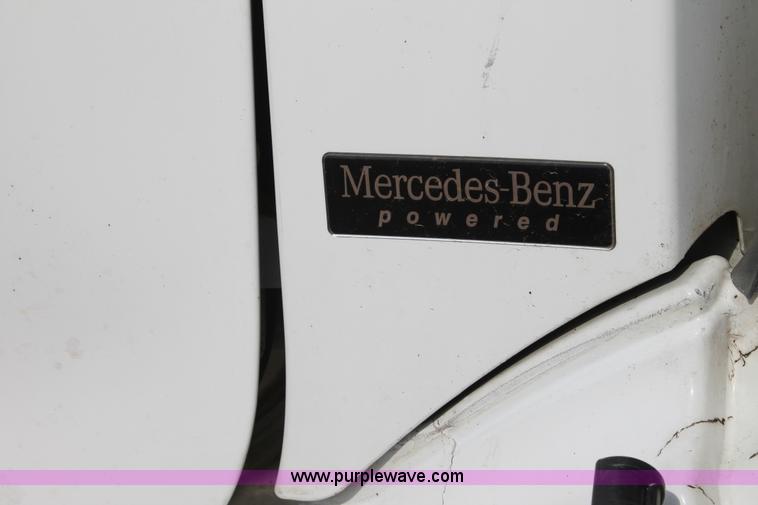 image for item C3880 2008 Freightliner Business Class M2 cab and chassis