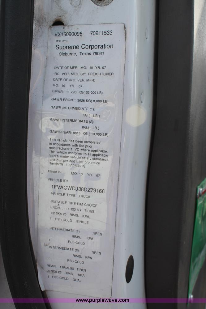 image for item C3880 2008 Freightliner Business Class M2 cab and chassis