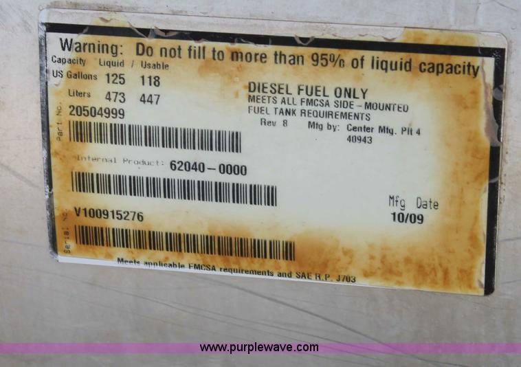 image for item C3881 2006 Volvo VNL semi truck