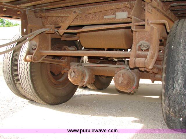 image for item D1006 1988 Strick 48' storage semi trailer