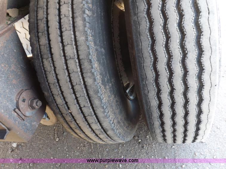 image for item H1896 2008 Aulick belt trailer