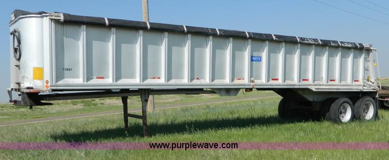 image for item H2470 1996 Mate end dump aluminum trailer