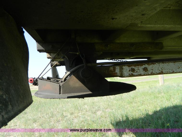 image for item H2470 1996 Mate end dump aluminum trailer