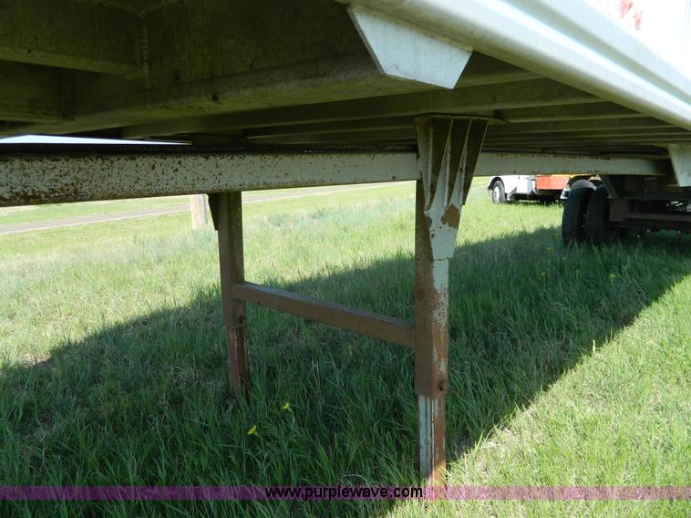image for item H2470 1996 Mate end dump aluminum trailer