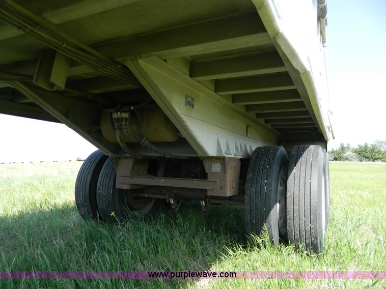 image for item H2470 1996 Mate end dump aluminum trailer