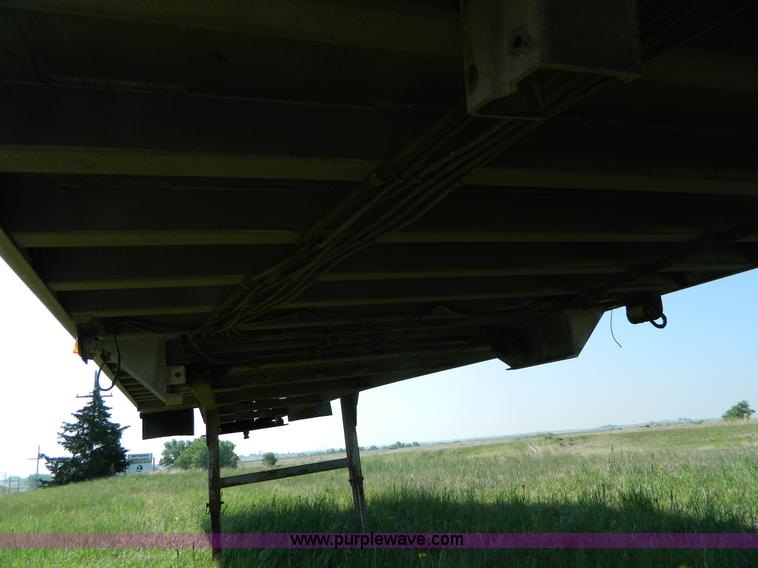 image for item H2470 1996 Mate end dump aluminum trailer