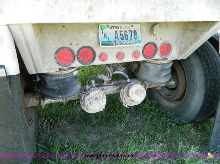 image for item H2470 1996 Mate end dump aluminum trailer