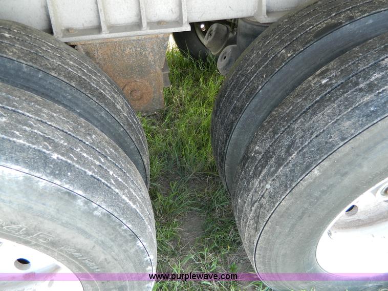 image for item H2470 1996 Mate end dump aluminum trailer