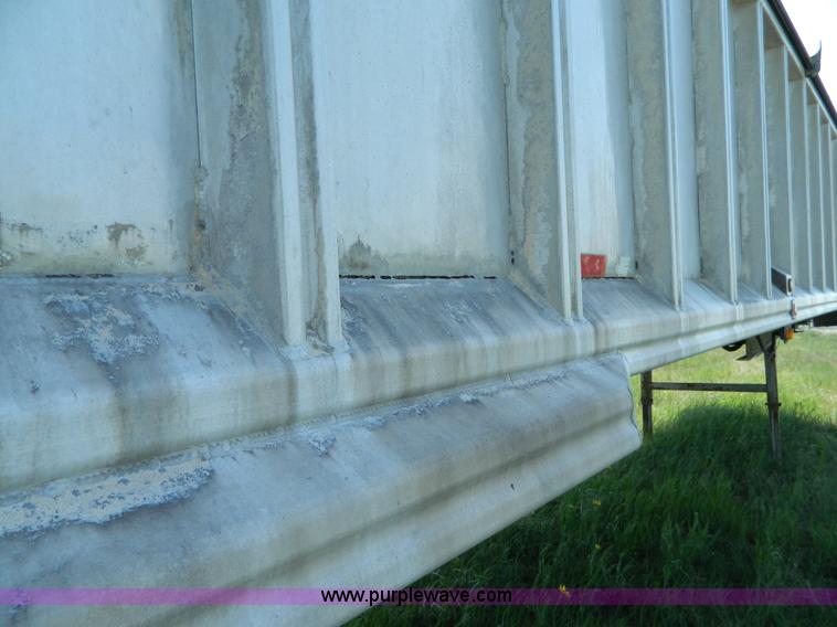 image for item H2470 1996 Mate end dump aluminum trailer