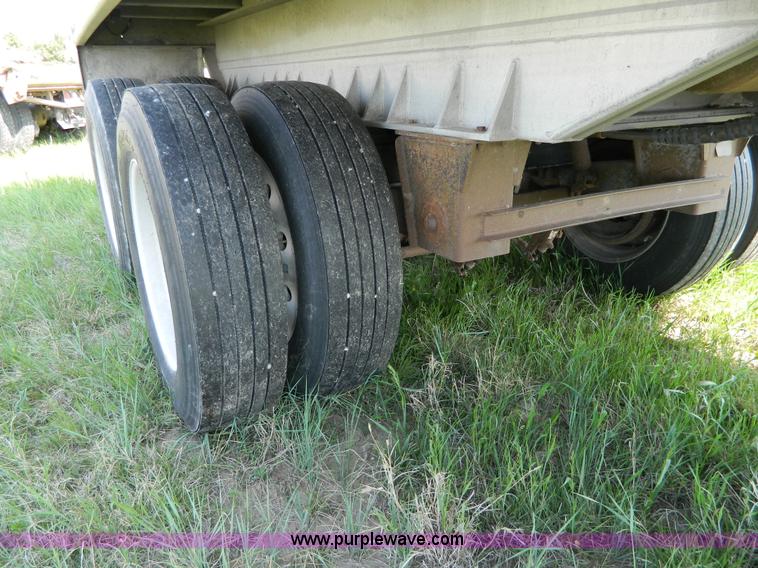 image for item H2470 1996 Mate end dump aluminum trailer