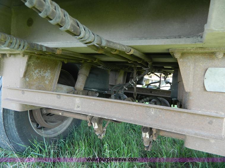 image for item H2470 1996 Mate end dump aluminum trailer