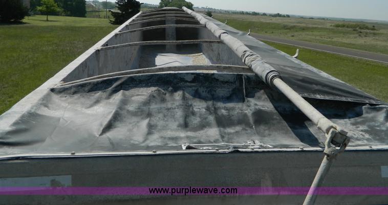 image for item H2470 1996 Mate end dump aluminum trailer