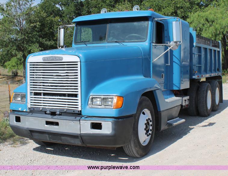 image for item H2992 1992 Freightliner FLD dump truck