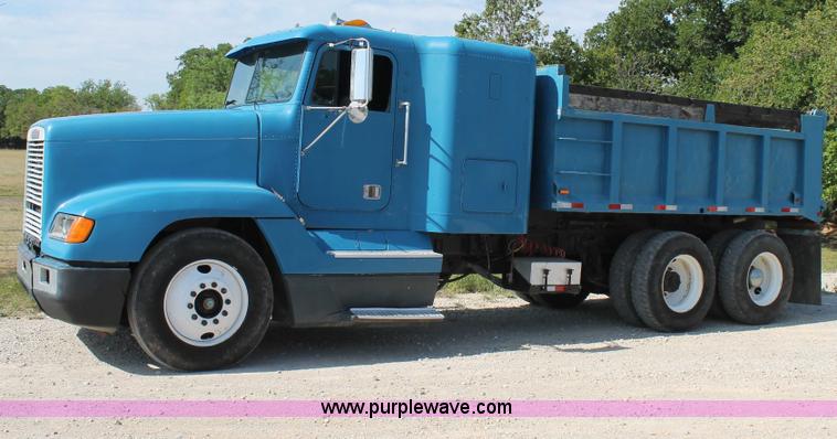 image for item H2992 1992 Freightliner FLD dump truck