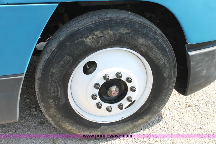 image for item H2992 1992 Freightliner FLD dump truck