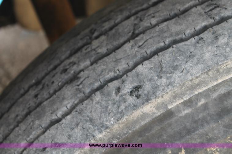 image for item H2992 1992 Freightliner FLD dump truck