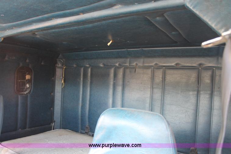 image for item H2992 1992 Freightliner FLD dump truck